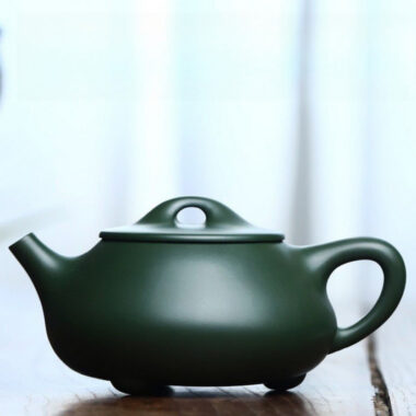 Full Handmade Yixing Zisha Teapot [Jingzhou Shi Piao Pot] (Lu Ni – 300ml)