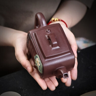 Full Handmade Yixing Zisha Teapot [Yi Mai Xiang Cheng] (Tian Qing Zi Ni – 520ml)