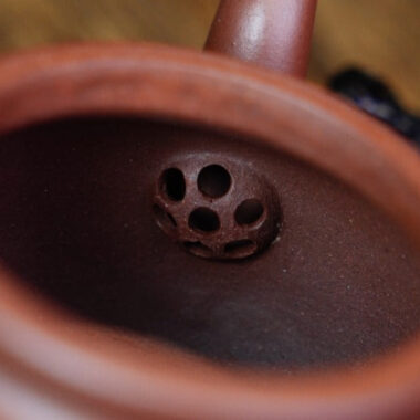 Full Handmade Yixing Zisha Teapot [Dabin Ruyi] (Di Cao Qing  – 200ml)