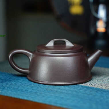 Full Handmade Yixing Zisha Teapot [Yu Zhao Pot] (Lao Zi Ni – 170ml)