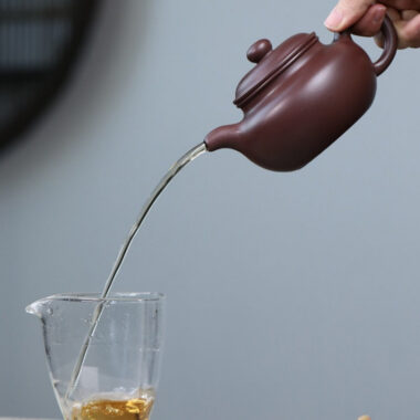 Full Handmade Yixing Zisha Teapot [Fanggu Pot] (Zi Ni – 270ml)