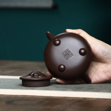 Full Handmade Yixing Zisha Teapot [Jingzhou Shi Piao Pot] (Lao Zi Ni – 200ml)