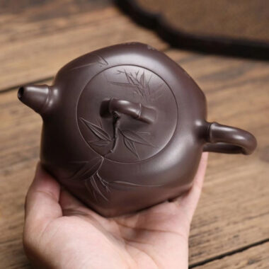 Full Handmade Yixing Zisha Teapot [Yue Xia Xiao Xiang Pot] (Lao Zi Ni – 260ml)