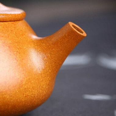 Full Handmade Yixing Zisha Teapot [Jingzhou Shi Piao Pot] (Wucai Lao Duan Ni – 200ml)