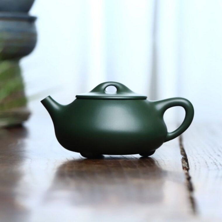 Full Handmade Yixing Zisha Teapot [Jingzhou Shi Piao Pot] (Lu Ni – 300ml)