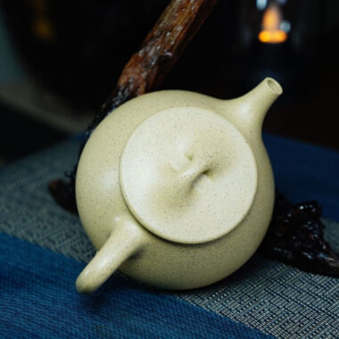 Full Handmade Yixing Zisha Teapot [Jingzhou Shi Piao Pot] (Benson Lu Ni – 200ml)