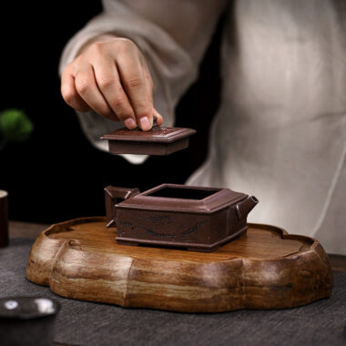 Full Handmade Yixing Zisha Teapot [Fu Ban Xia Qu] (Ziyu Jin Sha – 200ml)