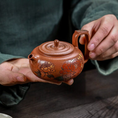 Full Handmade Yixing Zisha Teapot [Guo Se Tian Xiang] (Jiang Po Ni – 180ml)
