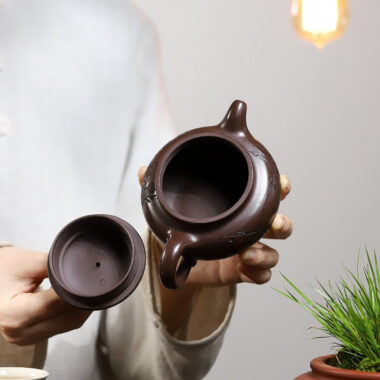 Yixing Zisha Teapot [Frangrant Fanggu] (Zi Ni – 260ml)