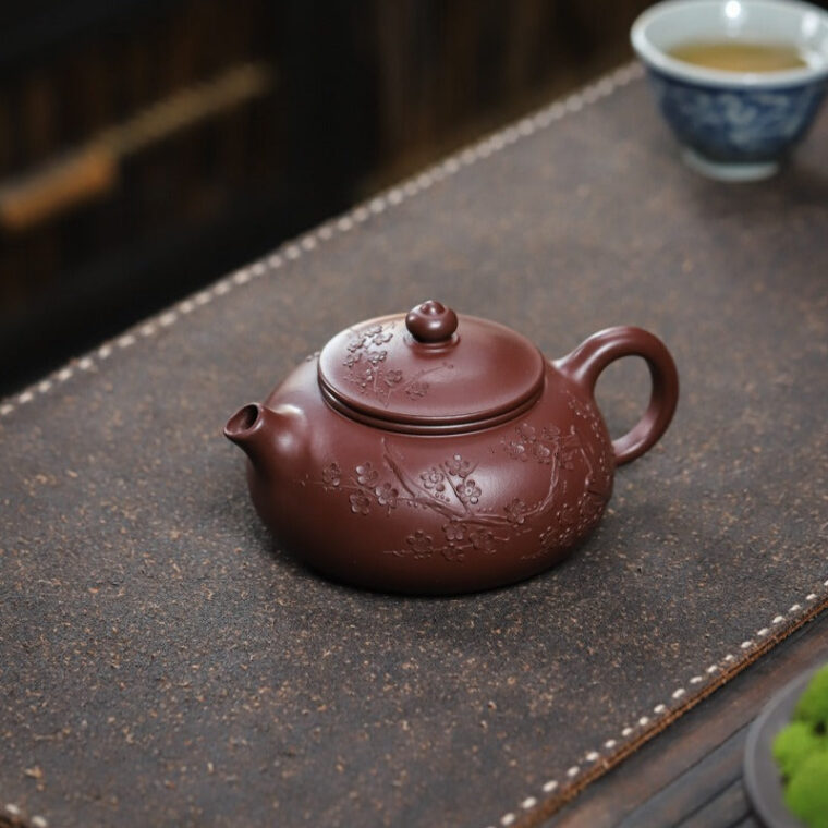 Yixing Zisha Teapot [Plum Blossom Han Jiang] (Zi Zhu Ni – 250ml)