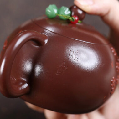 Yixing Zisha Teapot [Plum Blossom Xishi] (Zi Zhu Ni – 280ml)