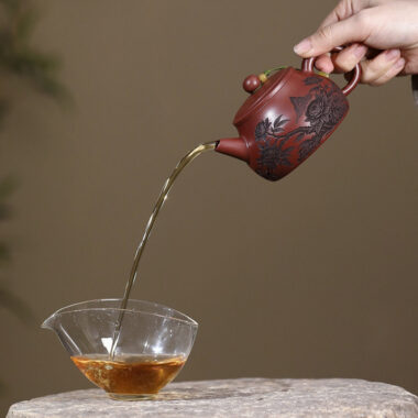 Yixing Zisha Teapot [Peony Shi Piao] (Long Xue Sha – 200ml)