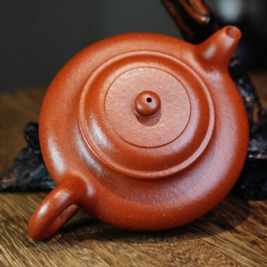 Full Handmade Yixing Zisha Teapot [Xu Bian Pot] (Jiang Po Ni – 210ml)