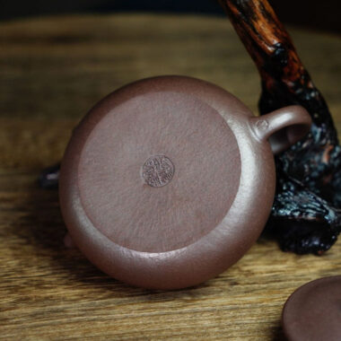 Full Handmade Yixing Zisha Teapot [Han Jiang Pot] (Zi Ni – 190ml)