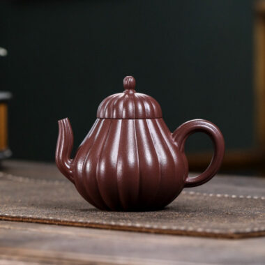 Full Handmade Yixing Zisha Teapot [Han Qing] (Zi Ni – 260ml)