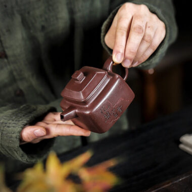 Full Handmade Yixing Zisha Teapot [Sifang Piao Xiang] (Zi Ni – 160ml)