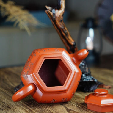 Full Handmade Yixing Zisha Teapot [Liufang Gong Deng Pot] (Zhu Ni – 310ml)