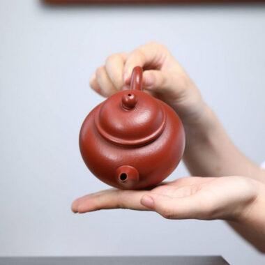 Full Handmade Yixing Zisha Teapot [Shui Ping Pot] (Xiao Meiyao Zhu Ni – 220ml)