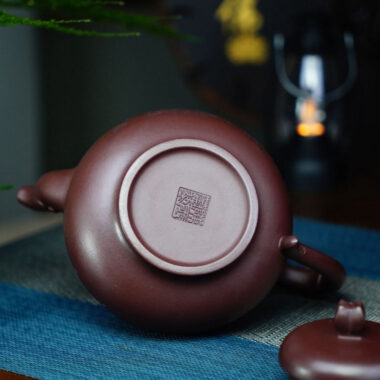 Full Handmade Yixing Zisha Teapot [Yinlu Pot] (Di Cao Qing – 510ml)