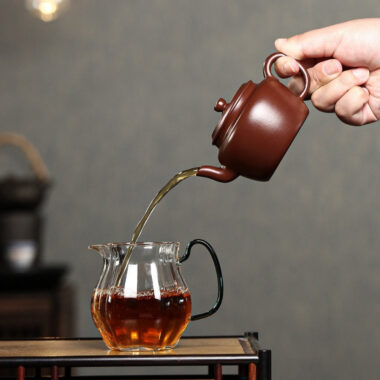 Full Handmade Yixing Zisha Teapot [Lianzi Pot] (Zi Zhu Ni – 190ml)