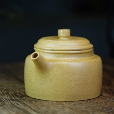 Full Handmade Yixing Zisha Teapot [Dezhong Pot] (Bensan Ni – 170ml)