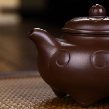 Full Handmade Yixing Zisha Teapot [Siji Ruyi Pot] (Zi Ni – 260ml)