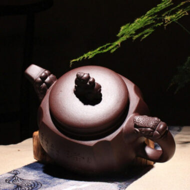 Yixing Zisha Teapot [The Dragon] (Zi Ni – 330ml)