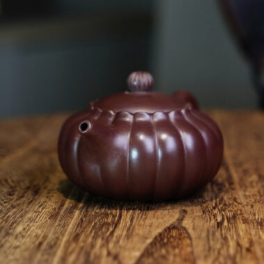 Full Handmade Yixing Zisha Teapot [Chrysanthemum Bud Pot] (Lao Zi Ni – 170ml)