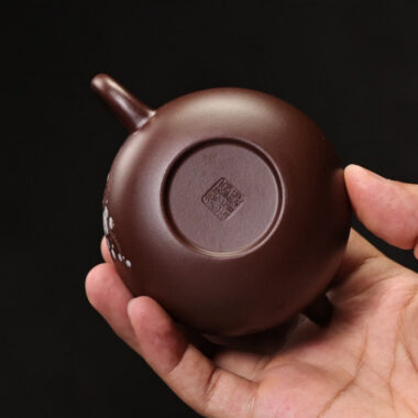 Full Handmade Yixing Zisha Teapot [Plum Xishi Pot] (Zi Ni – 170ml)
