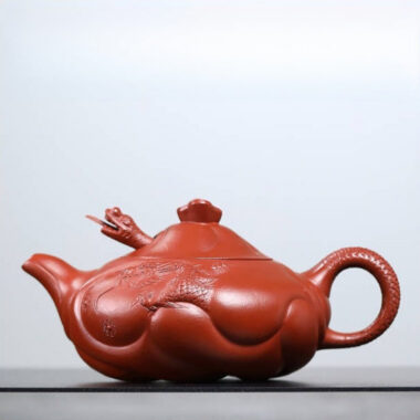 Full Handmade Yixing Zisha Teapot [Carp Dragon Pot] (Zhu Ni – 220/350ml)