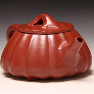 Full Handmade Yixing Zisha Teapot [Linghua Shi Piao Pot] (Dahongpao – 240ml)