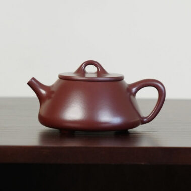 Full Handmade Yixing Zisha Teapot [Ping Gai Shi Piao Pot] (Zi Zhu Ni – 170ml)