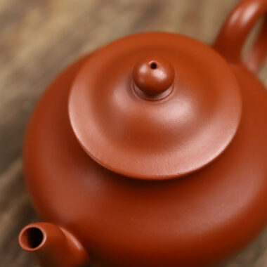 Full Handmade Yixing Zisha Teapot [Straw Hat Pot] (Zhao Zhuang Zhu Ni – 120ml)