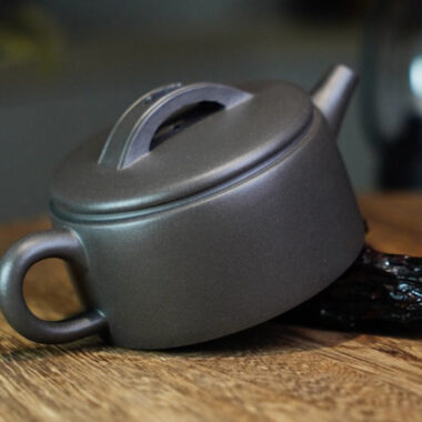 Full Handmade Yixing Zisha Teapot [Hanwa Pot] (Qinghui Ni – 180ml)