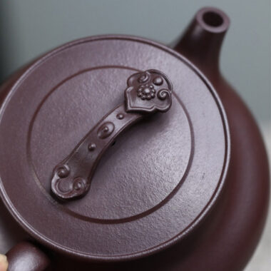 Full Handmade Yixing Zisha Teapot [Good Luck] (Lao Zi Ni – 320ml)