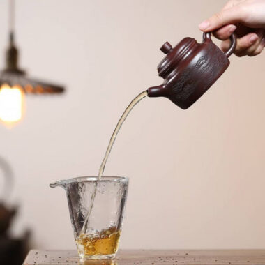 Yixing Zisha Teapot [Shanshui Dezhong] (Gu Hong Ni – 200ml)