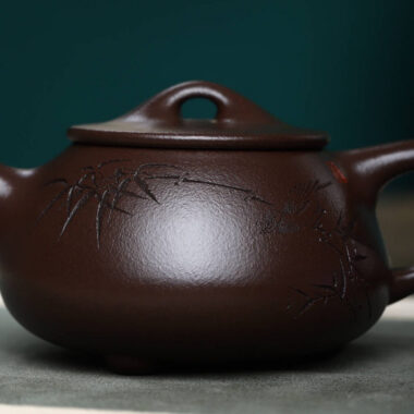 Full Handmade Yixing Zisha Teapot [Jingzhou Shi Piao Pot] (Lao Zi Ni – 200ml)