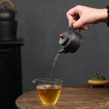 Full Handmade Yixing Zisha Teapot [Good Luck & Fortune] (Hei Ni – 140ml)