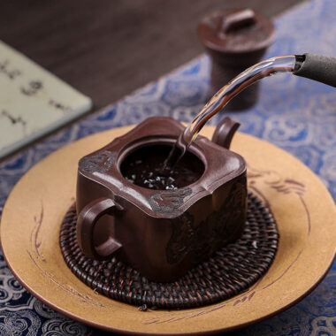 Full Handmade Yixing Zisha Teapot [Gao Peng Man Zuo] (Lao Zi Ni – 180ml)