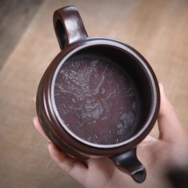 Yixing Zisha Teapot [Dragon Hanwa] (Gu Tong Wu Ni – 460ml)