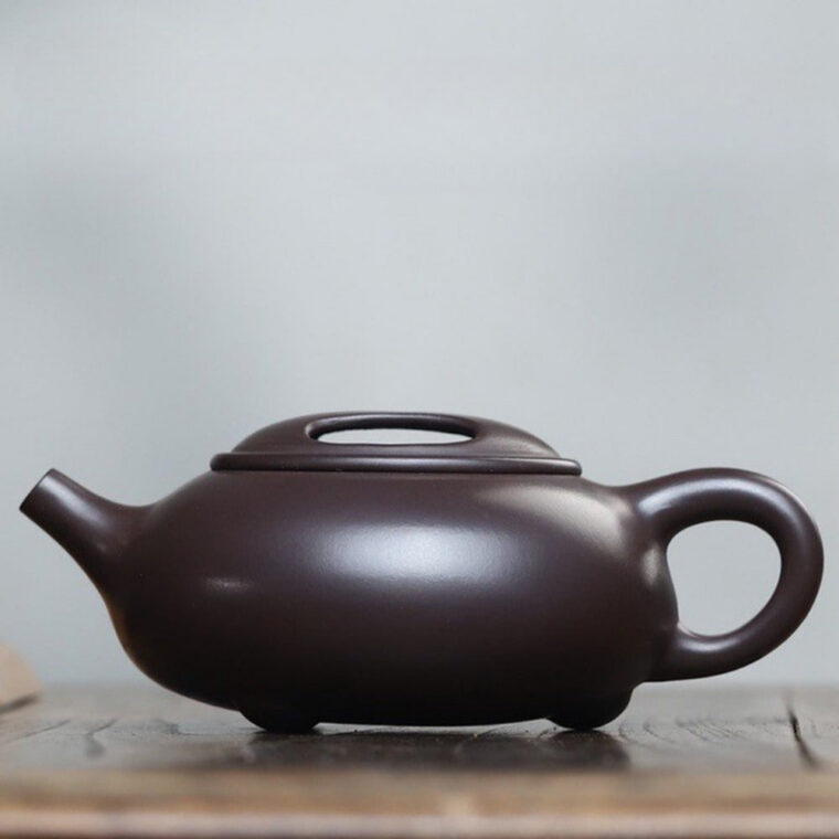Full Handmade Yixing Zisha Teapot [Niu Gai Shi Piao Pot] (Lao Zi Ni – 250/420ml)