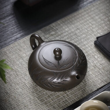 Full Handmade Yixing Zisha Teapot [Bian Yu] (Feicui Qing Zi Ni – 330ml)
