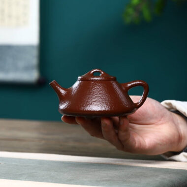 Full Handmade Yixing Zisha Teapot [Ziye Shi Piao Pot] (Lao Zi Ni – 200ml)