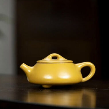 Yixing Zisha Teapot [Mini Jingzhou Shi Piao] (Huangjin Zhu Ni – 100ml)