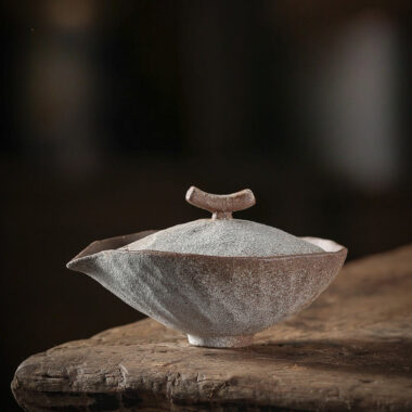 Kiln Change Firewood Firing Handmade Ceramic Gaiwan / Hand-Grab Pot / Tea Tray
