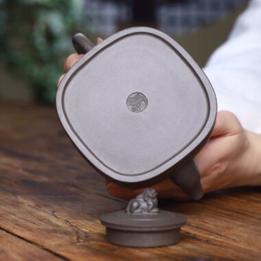 Full Handmade Yixing Zisha Teapot [Hun Fang Jing Lan Pot] (Qinghui Ni – 460ml)
