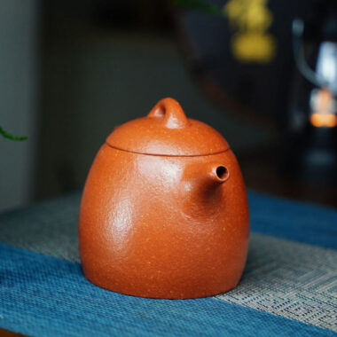 Full Handmade Yixing Zisha Teapot [Qin Quan Pot] (Li Pi Zhu Ni – 270ml)