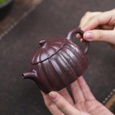 Full Handmade Yixing Zisha Teapot [Gui Bao] (Zi Ni – 190ml)