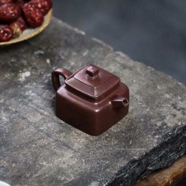 Full Handmade Yixing Zisha Teapot [Sifang Piao Xiang] (Zi Ni – 160ml)