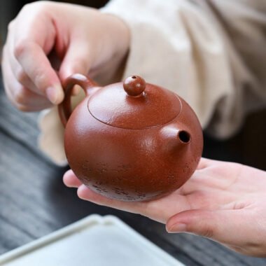 Yixing Zisha Teapot [Bao Chun Xishi] (Jiang Po Ni – 230ml)